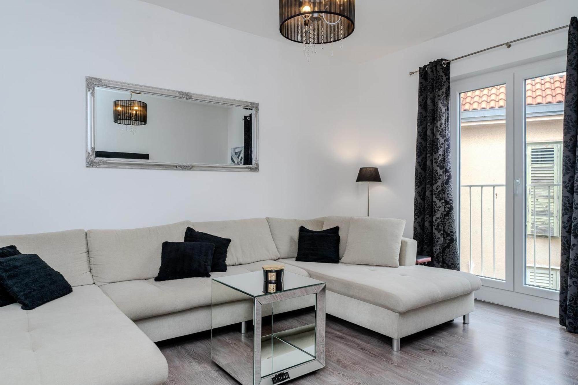Zadar Center Apartment Verdi,Big & Cosy Ngoại thất bức ảnh