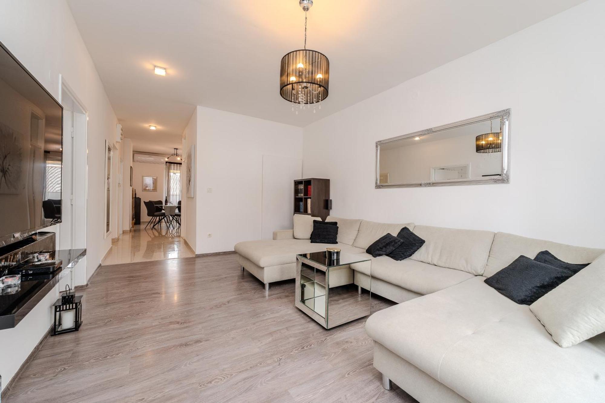 Zadar Center Apartment Verdi,Big & Cosy Ngoại thất bức ảnh